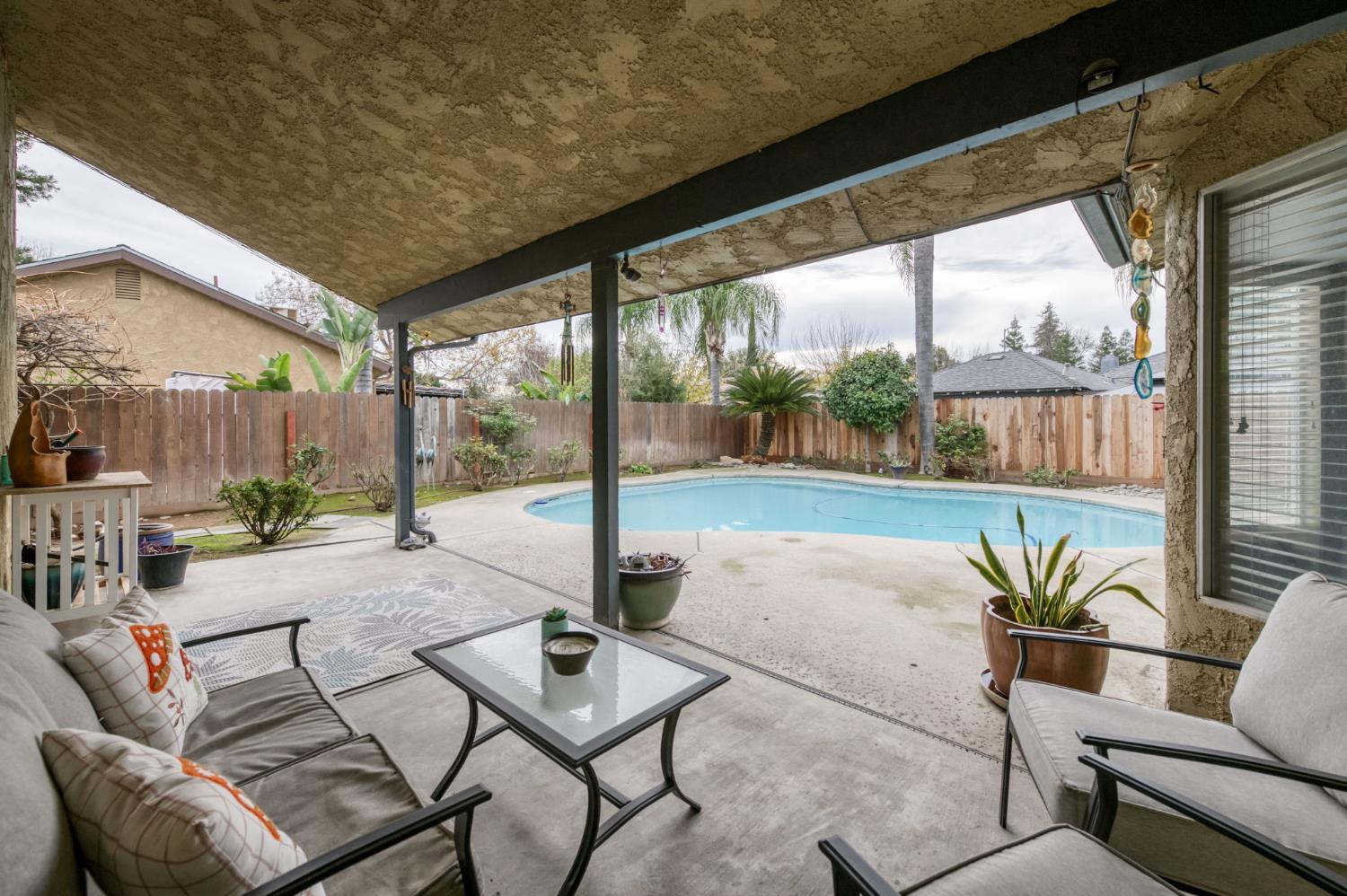 230 N Bush Ave, Clovis, CA 93612