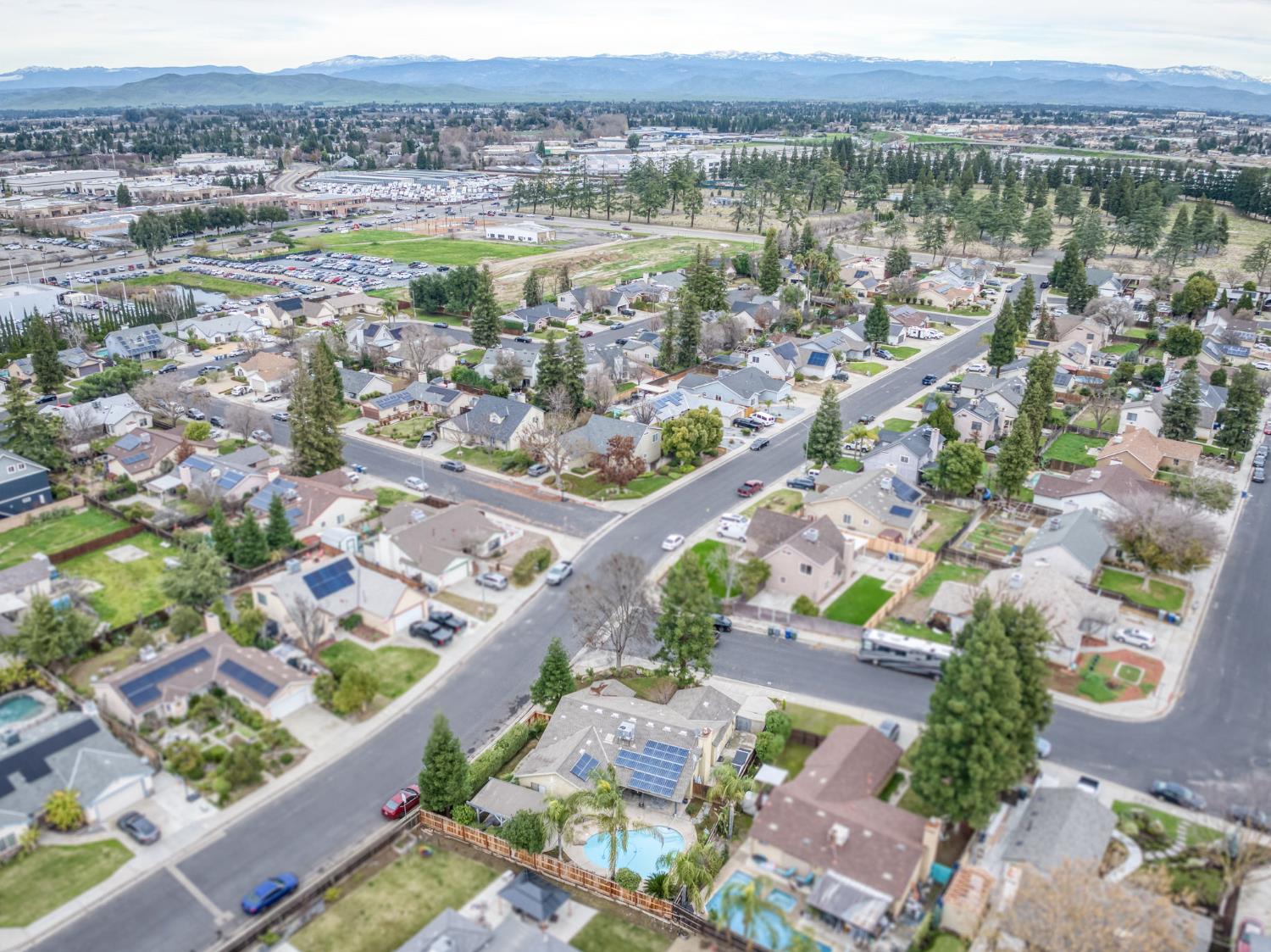 230 N Bush Ave, Clovis, CA 93612