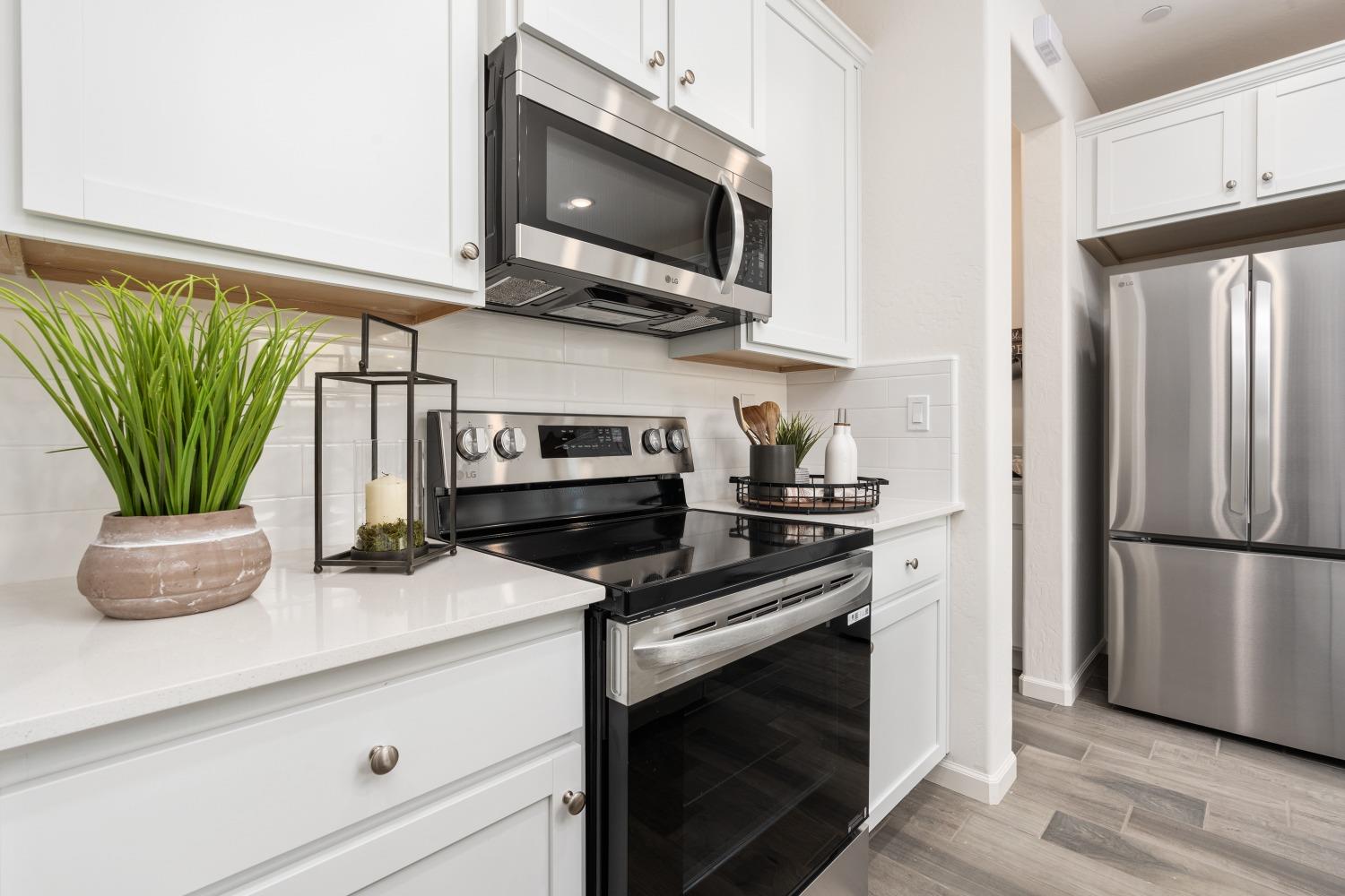 6584 E Blushing Dr, Fresno, CA 93727