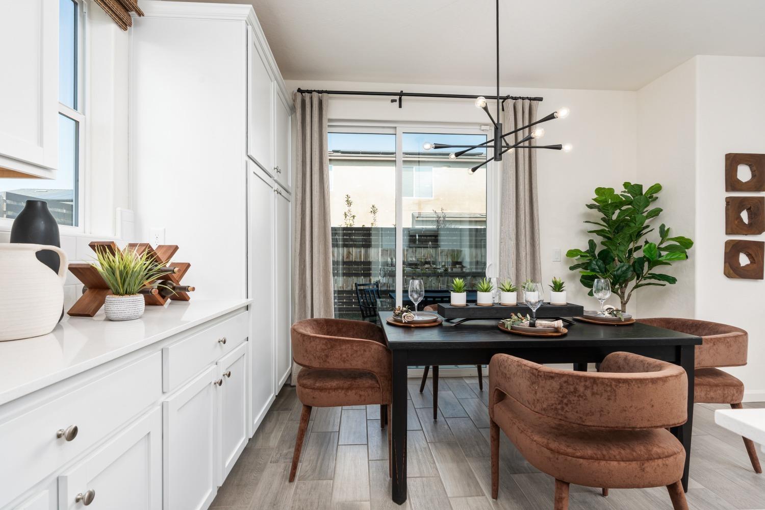 6584 E Blushing Dr, Fresno, CA 93727