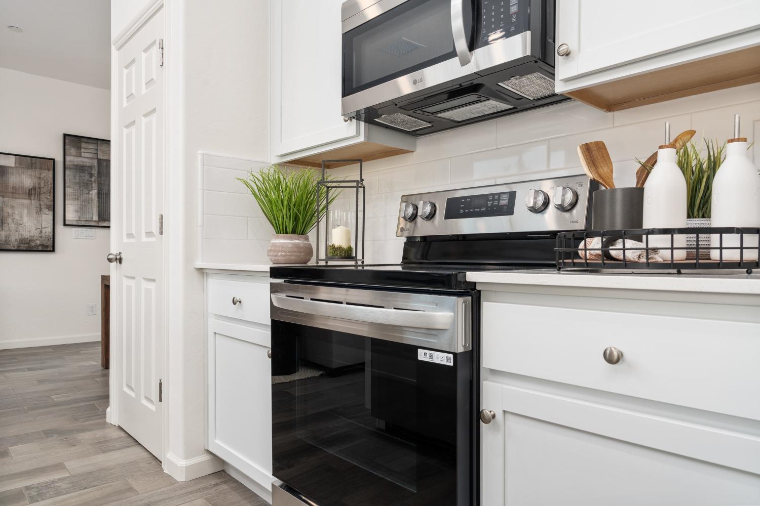 6584 E Blushing Dr, Fresno, CA 93727