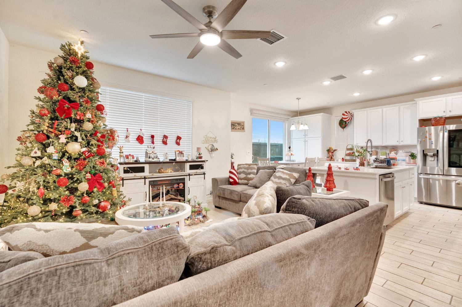 6377 E Meritage Dr, Fresno, CA 93727