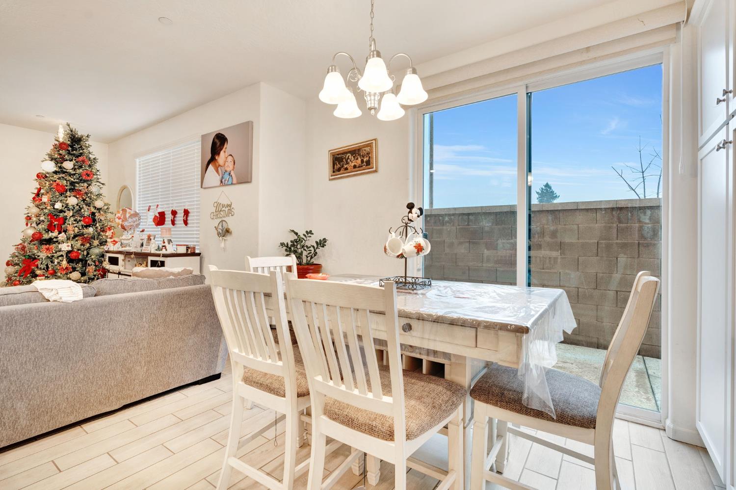 6377 E Meritage Dr, Fresno, CA 93727