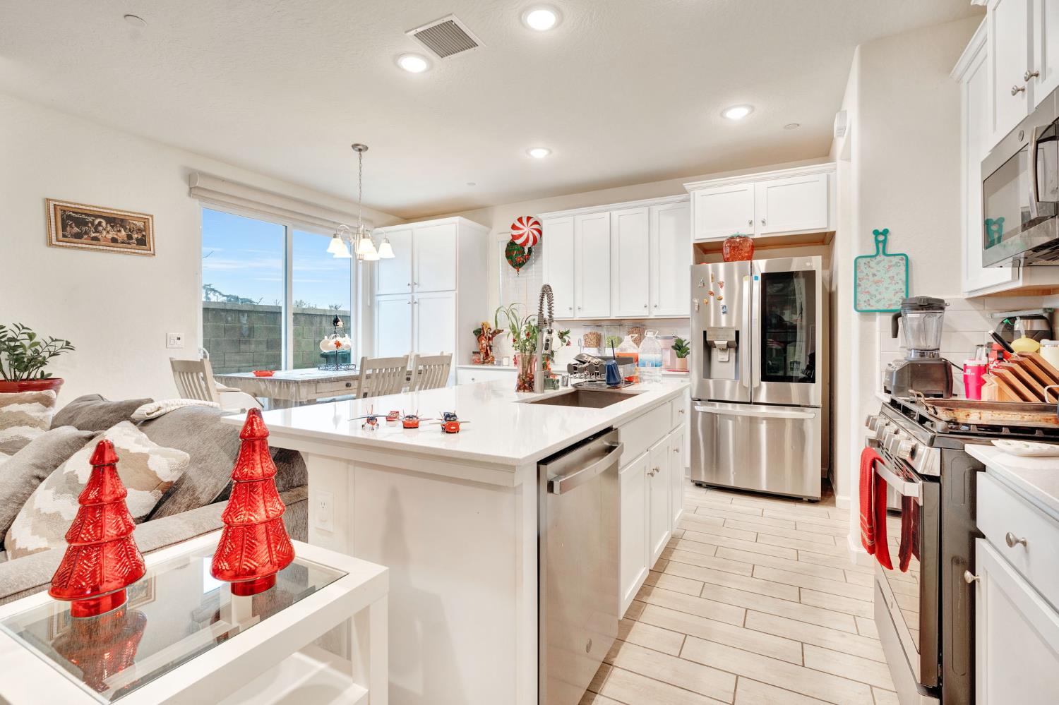 6377 E Meritage Dr, Fresno, CA 93727