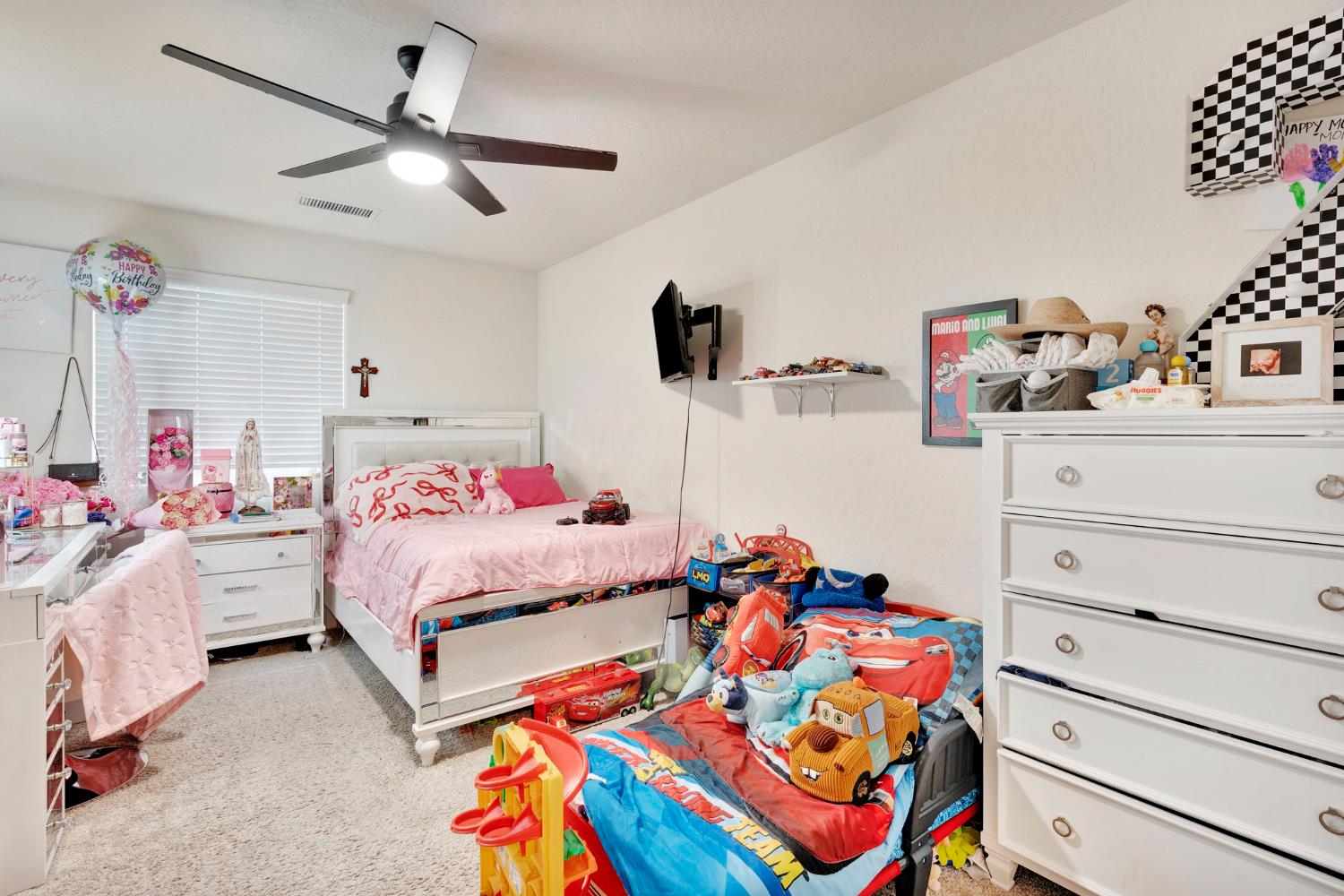 6377 E Meritage Dr, Fresno, CA 93727