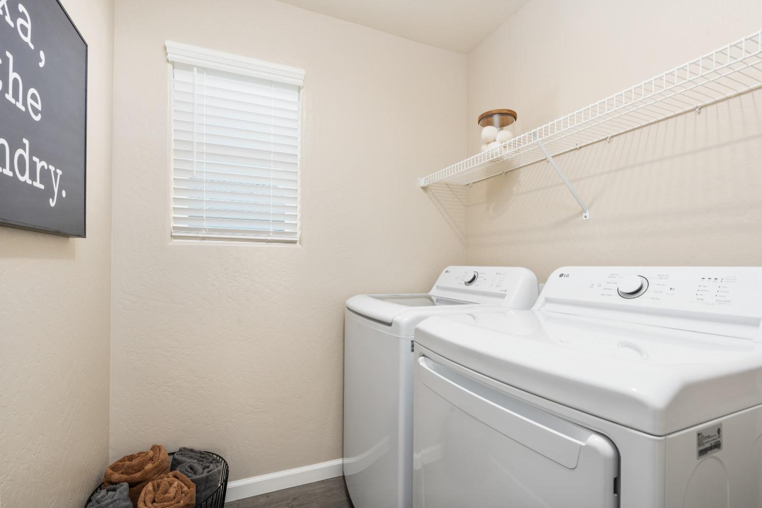 6536 E Blushing Dr, Fresno, CA 93727