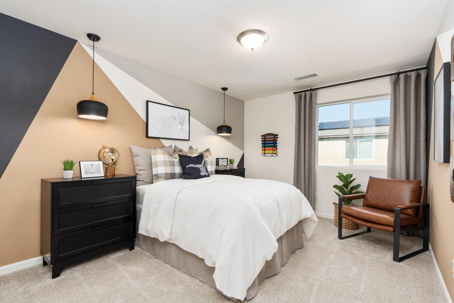 6536 E Blushing Dr, Fresno, CA 93727