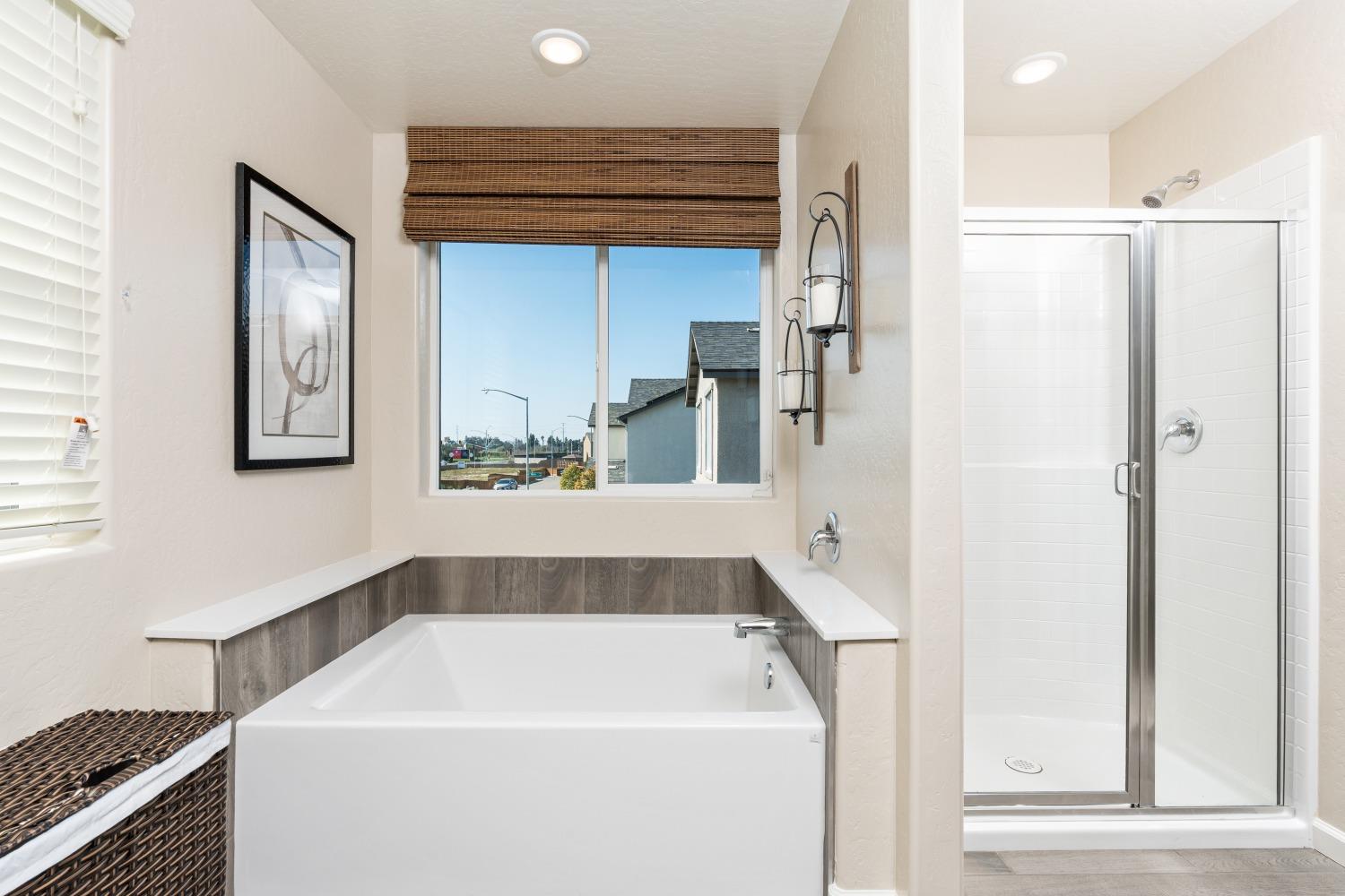 6536 E Blushing Dr, Fresno, CA 93727