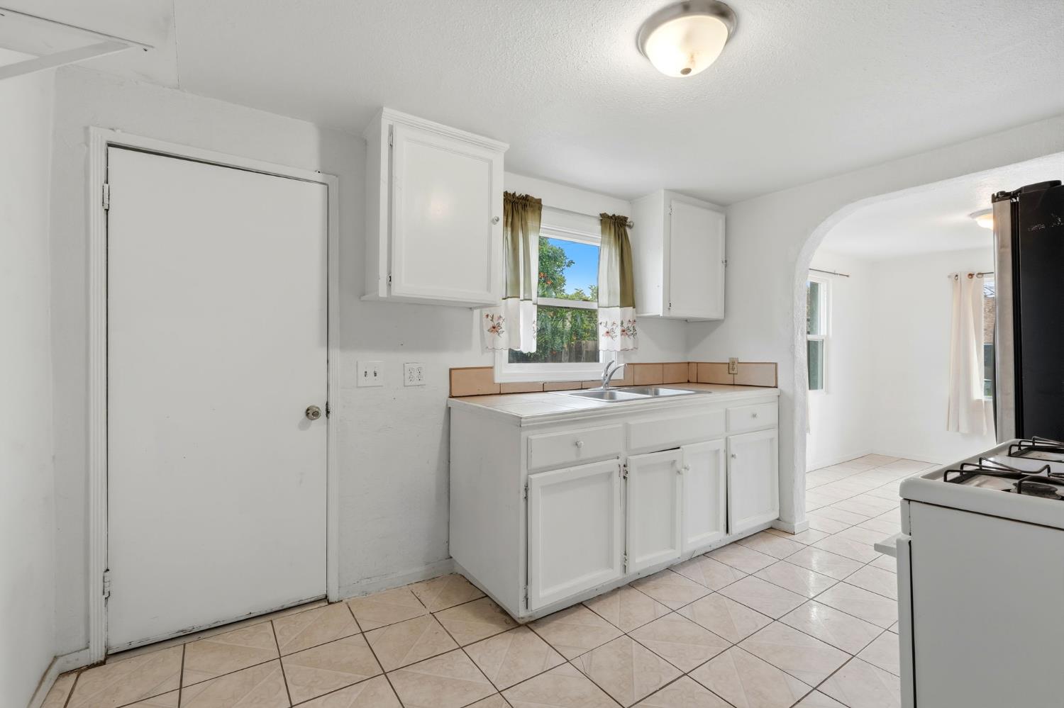 3485 E Clay Ave, Fresno, CA 93702