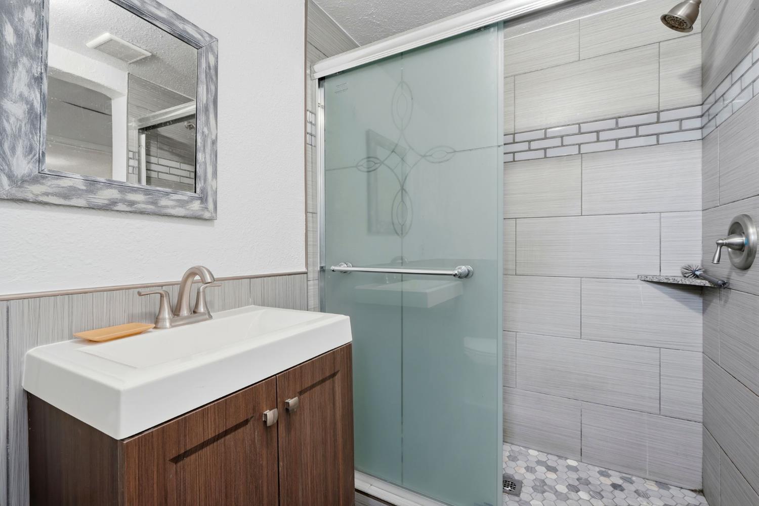 3485 E Clay Ave, Fresno, CA 93702