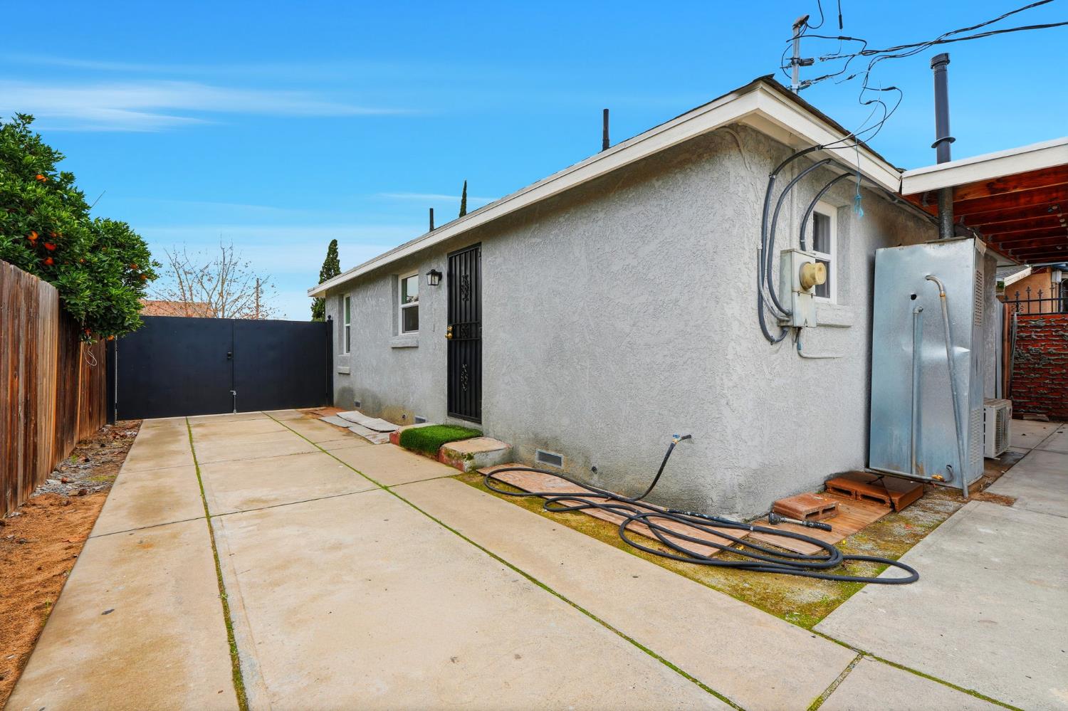 3485 E Clay Ave, Fresno, CA 93702