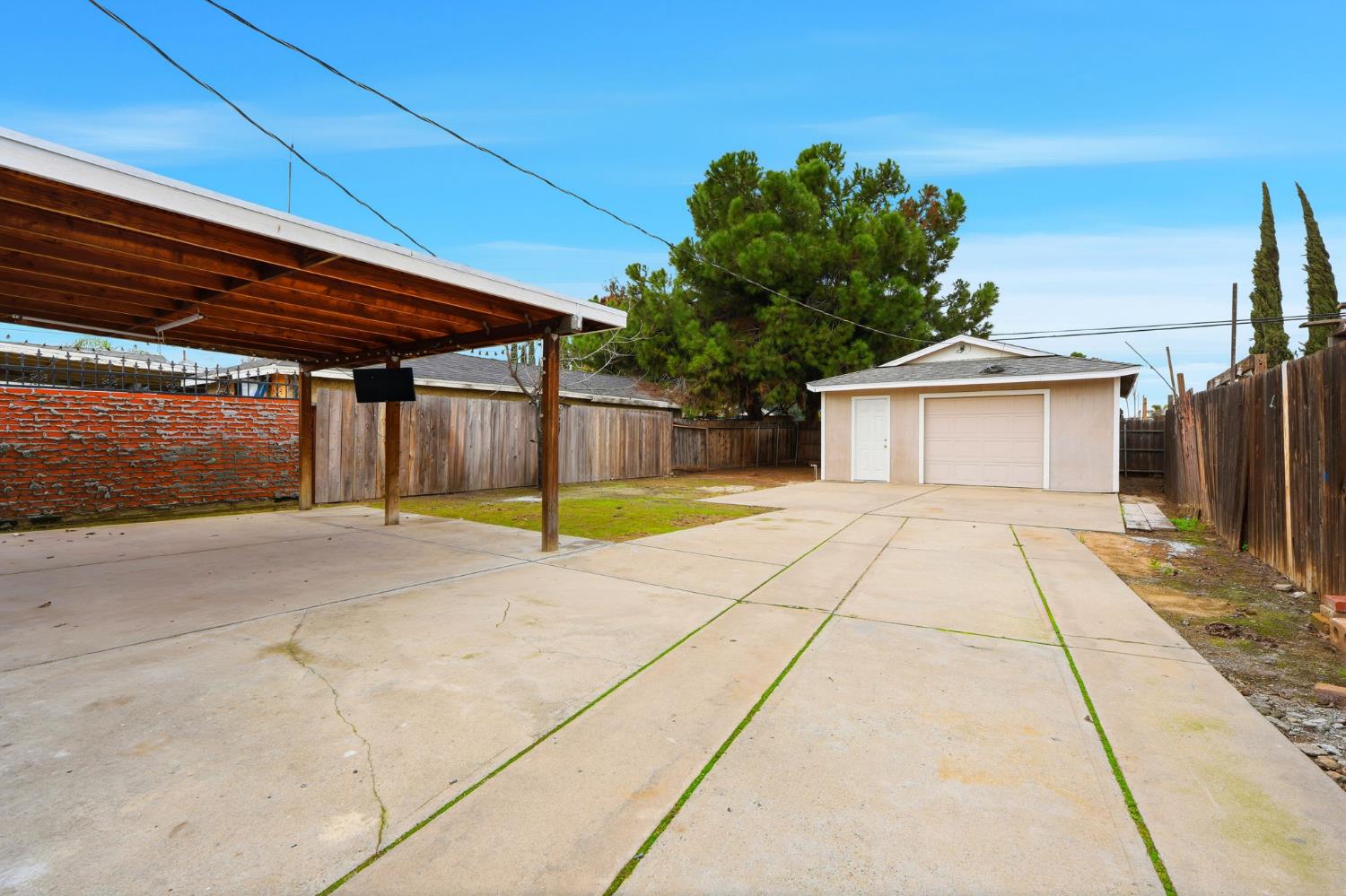 3485 E Clay Ave, Fresno, CA 93702