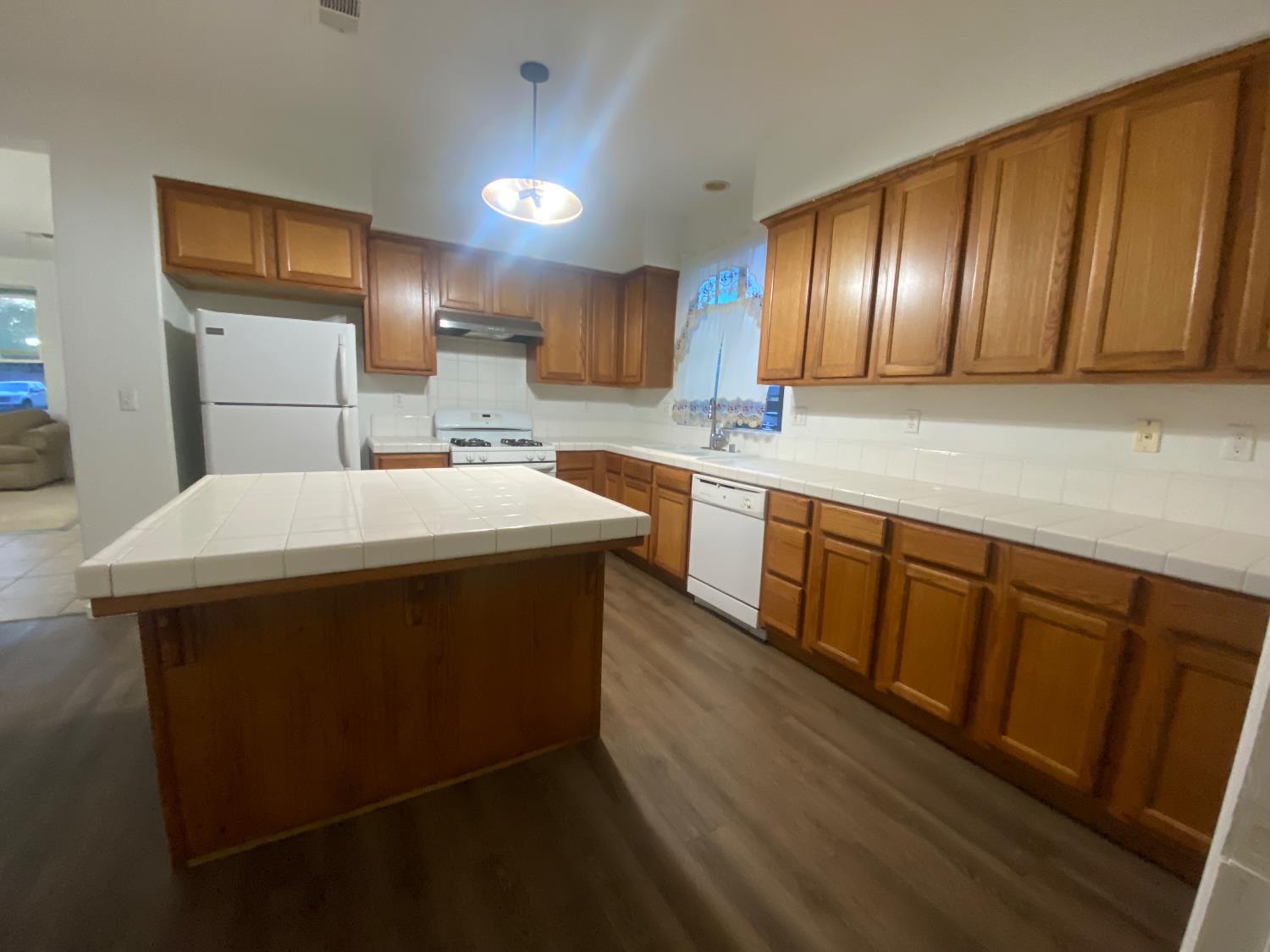 2244 N Thompson Ave, Reedley, CA 93654