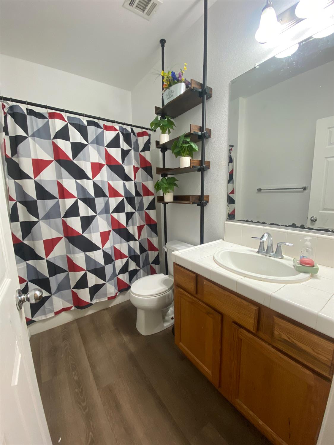 2244 N Thompson Ave, Reedley, CA 93654