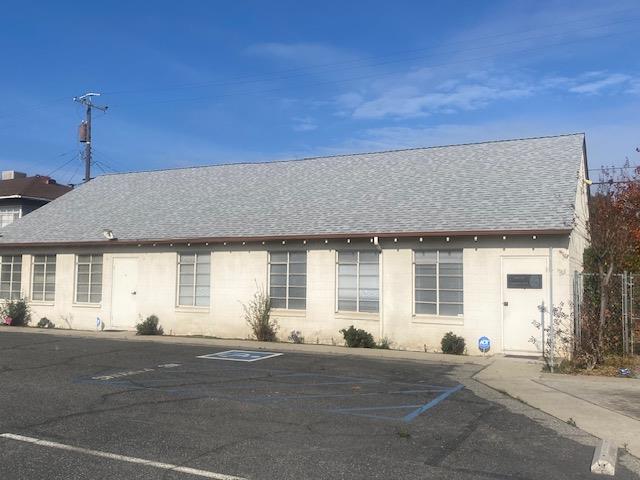 2345 E Clinton Ave, Fresno, CA 93703