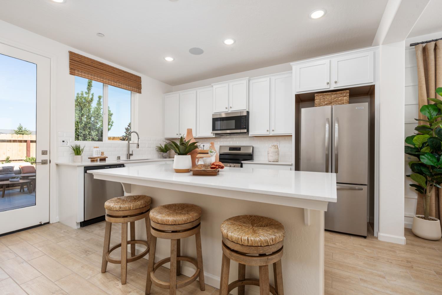 2029 N Wagon Ln, Clovis, CA 93619