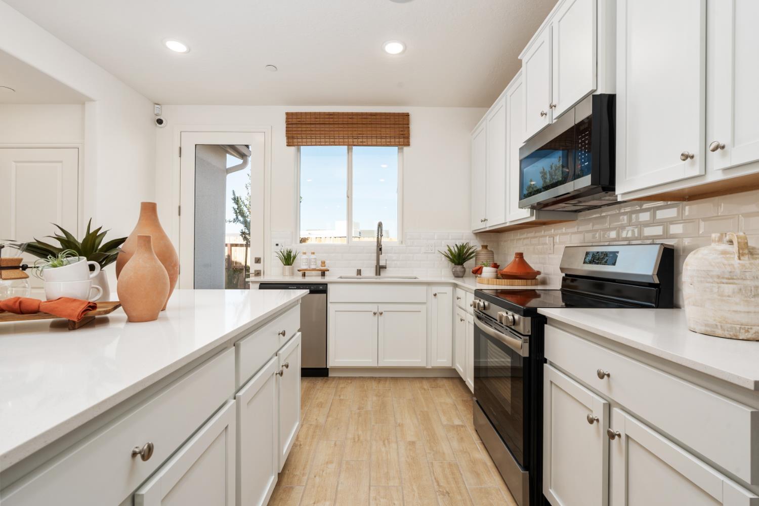 2029 N Wagon Ln, Clovis, CA 93619