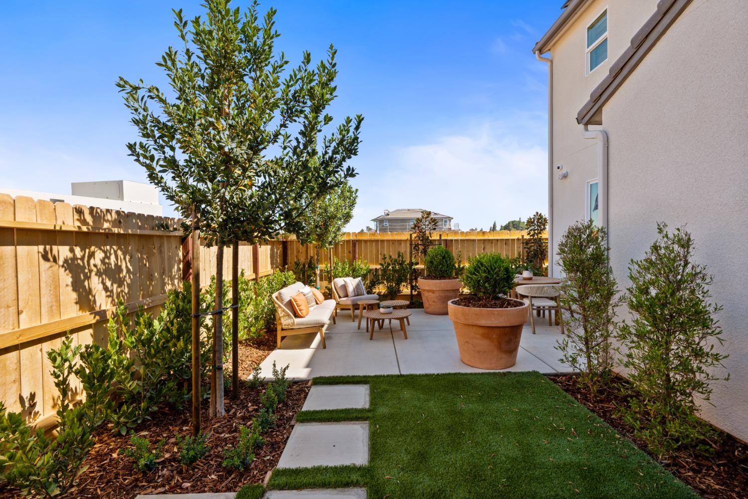 2029 N Wagon Ln, Clovis, CA 93619