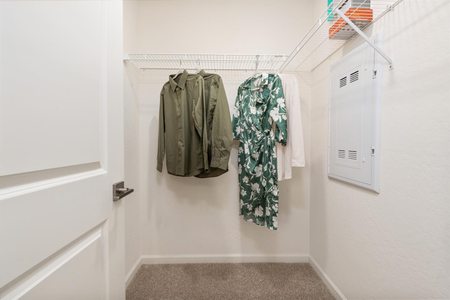 2041 N Wagon Ln, Clovis, CA 93619