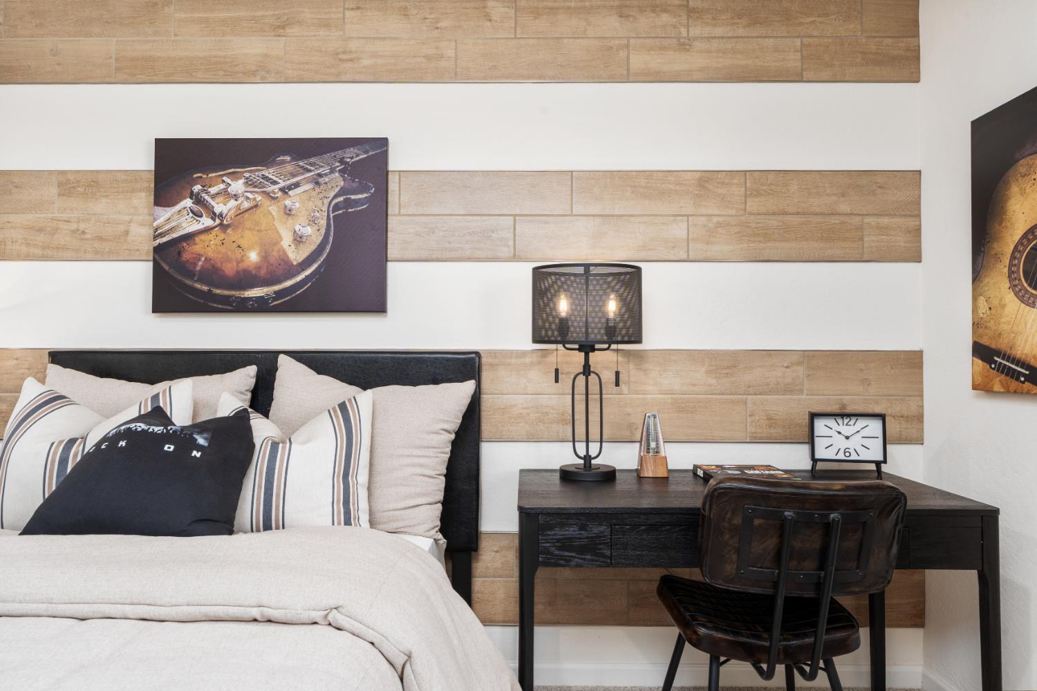 2077 N Wagon Ln, Clovis, CA 93619