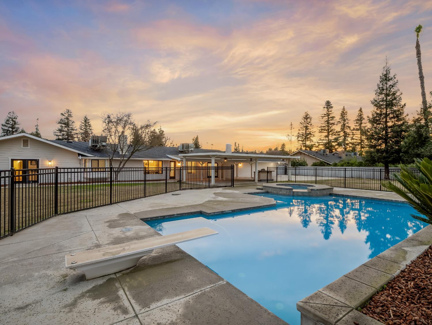 7284 W Rialto Ave, Fresno, CA 93723