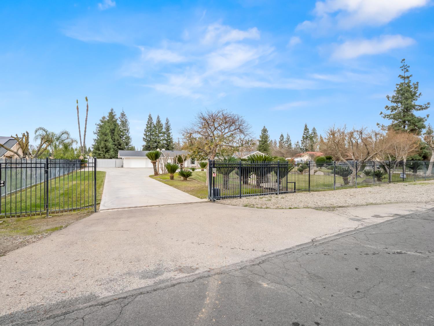 7284 W Rialto Ave, Fresno, CA 93723