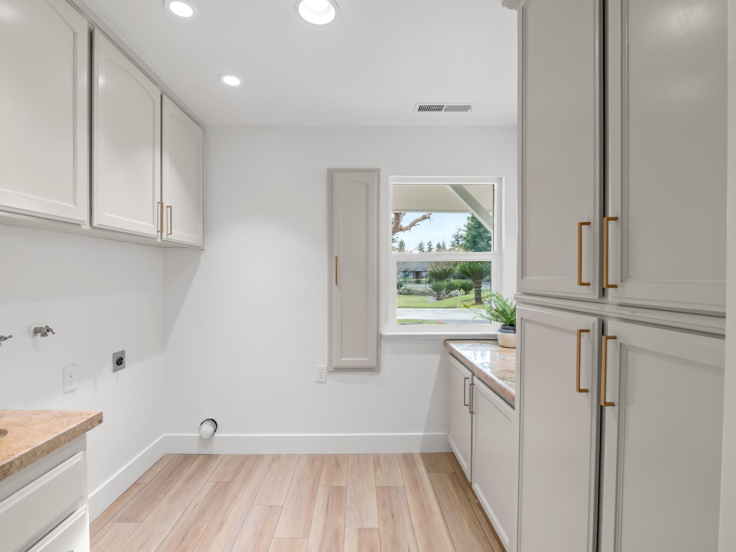 7284 W Rialto Ave, Fresno, CA 93723