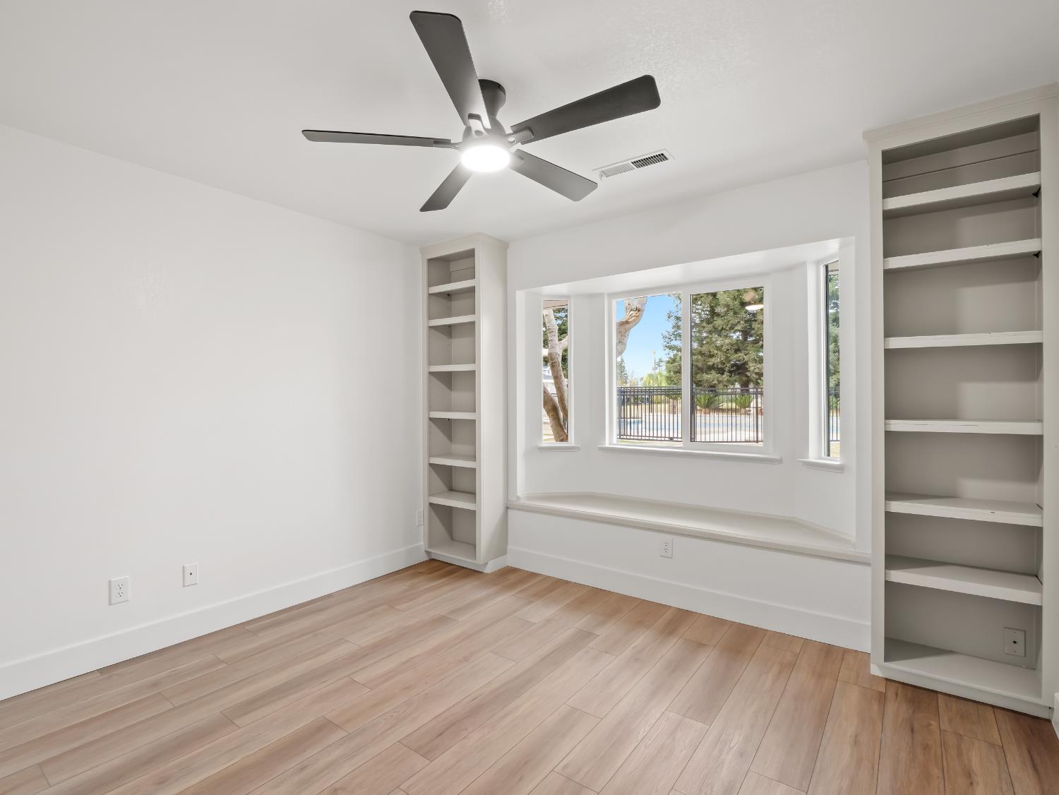 7284 W Rialto Ave, Fresno, CA 93723