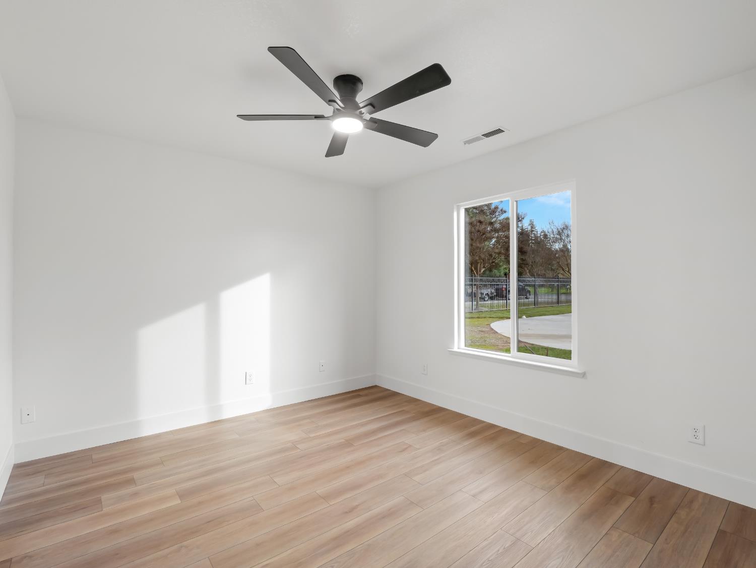 7284 W Rialto Ave, Fresno, CA 93723