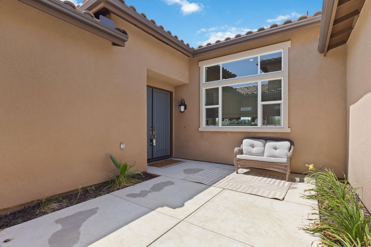 911 Highland Rd W, Madera, CA 93636