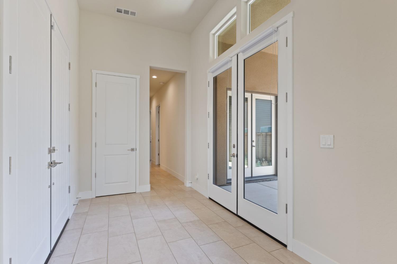 911 Highland Rd W, Madera, CA 93636