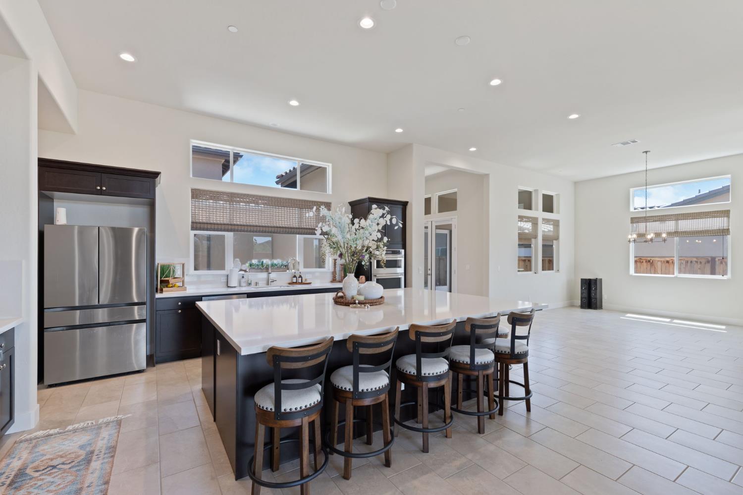 911 Highland Rd W, Madera, CA 93636