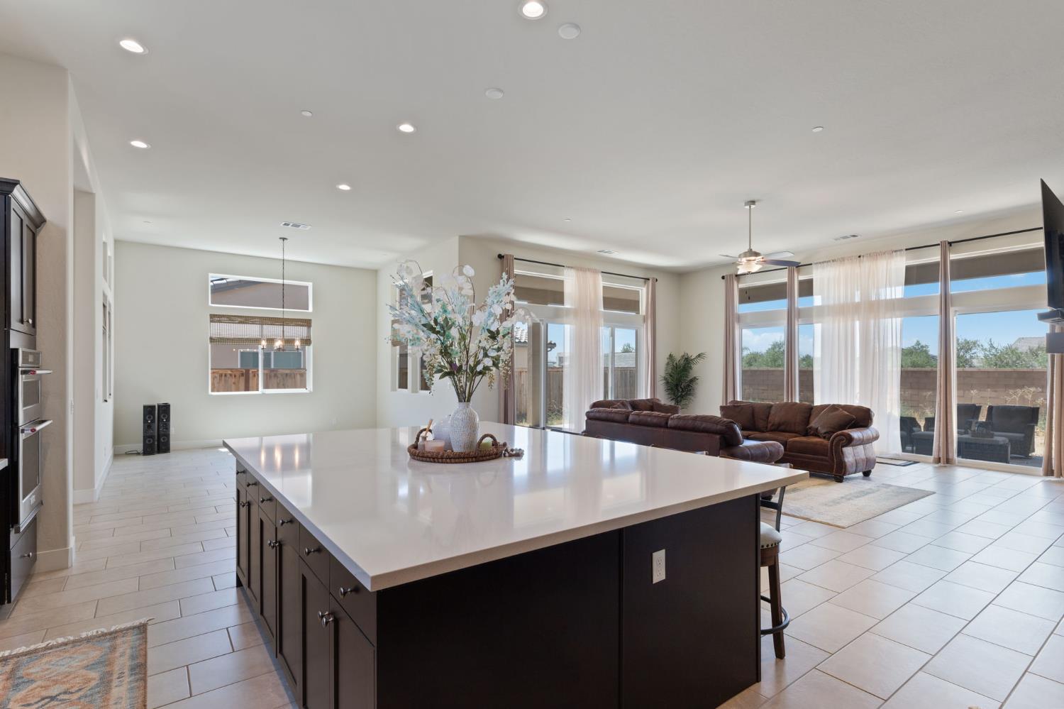 911 Highland Rd W, Madera, CA 93636