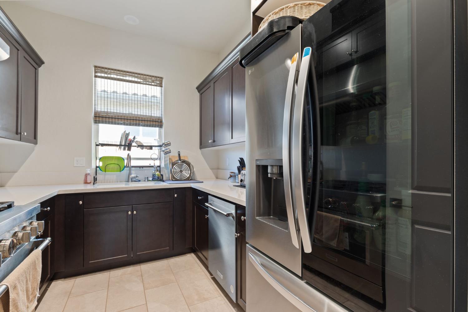 911 Highland Rd W, Madera, CA 93636