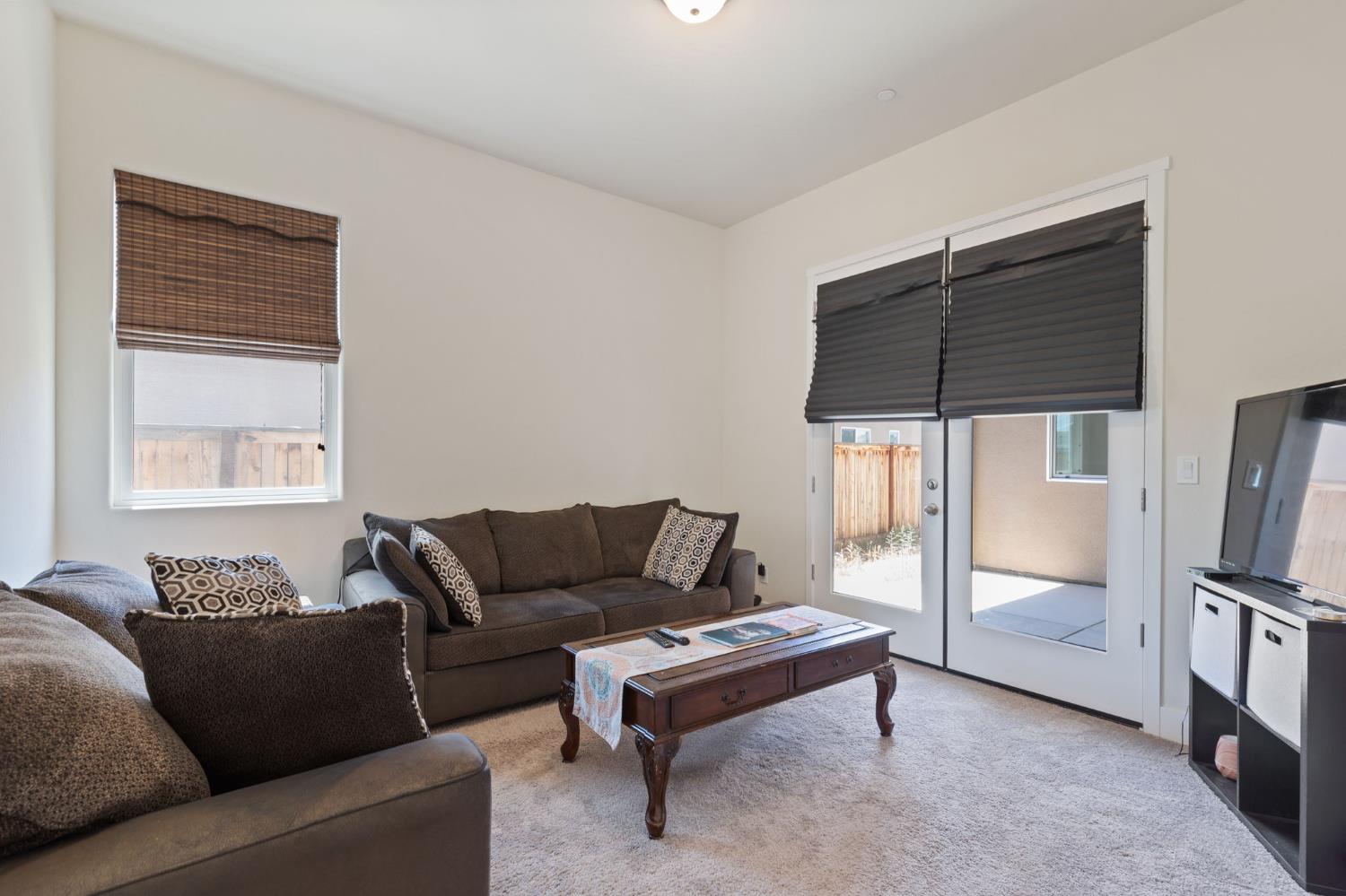 911 Highland Rd W, Madera, CA 93636