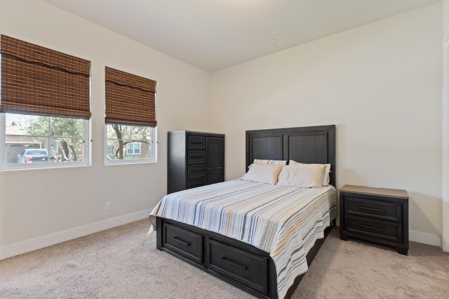 911 Highland Rd W, Madera, CA 93636