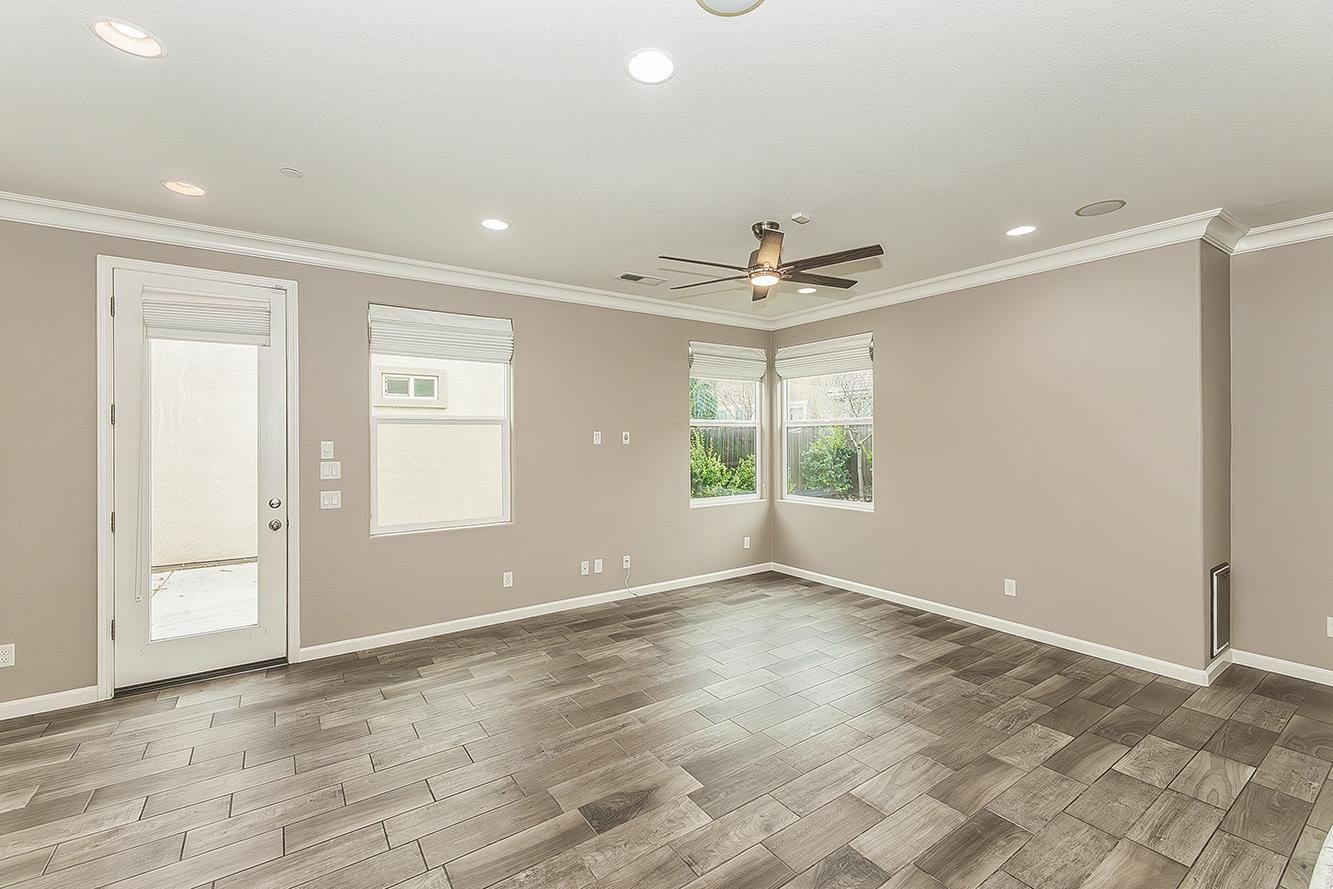 2047 E Makenna Dr, Fresno, CA 93730