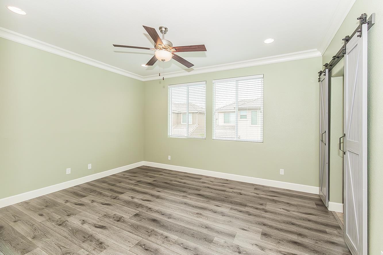 2047 E Makenna Dr, Fresno, CA 93730