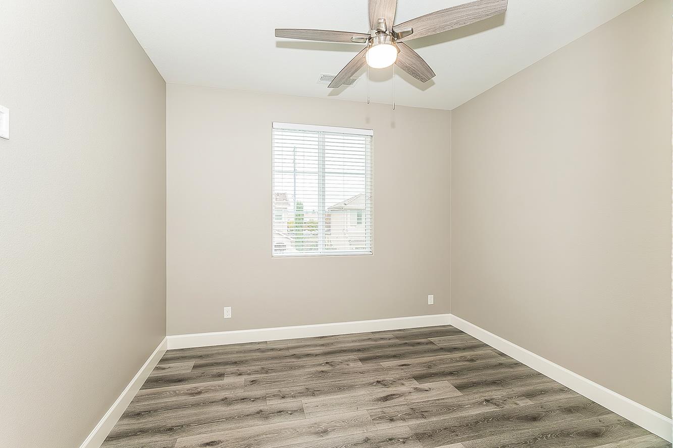 2047 E Makenna Dr, Fresno, CA 93730