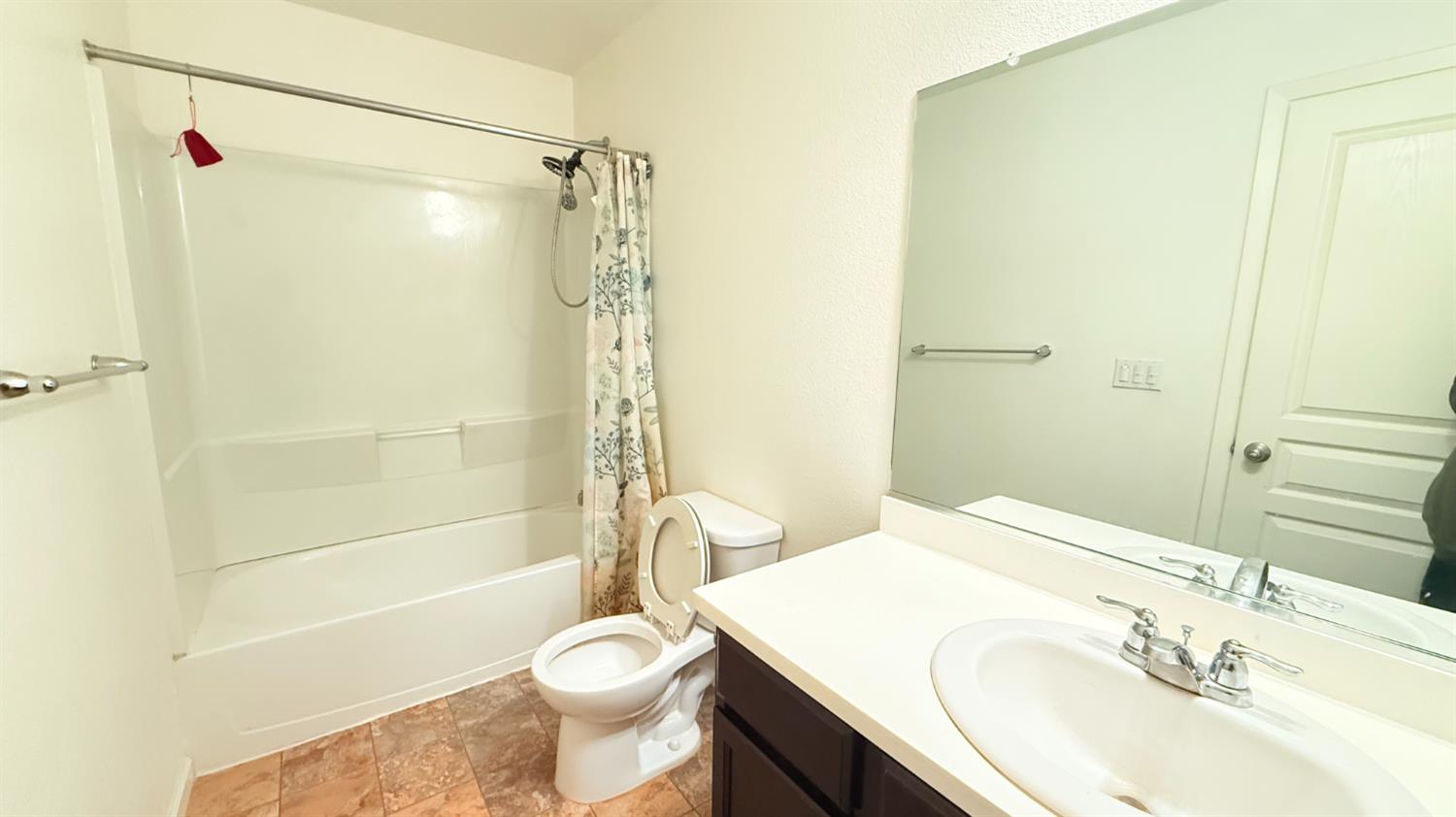 3935 E Myrtle Ave, Visalia, CA 93292