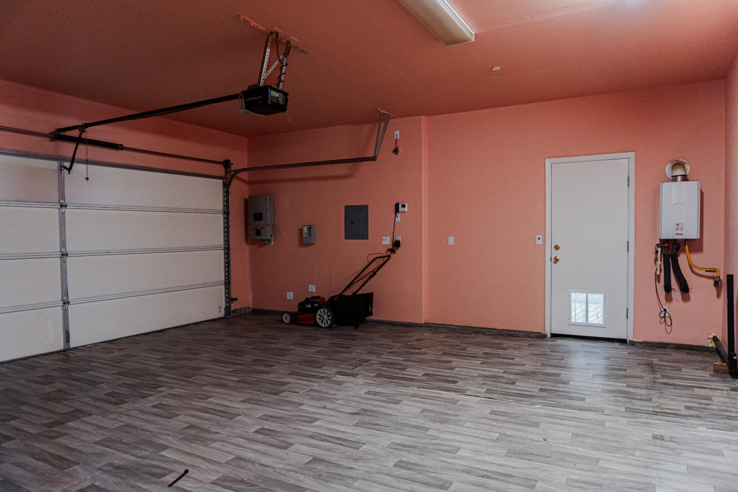 3935 E Myrtle Ave, Visalia, CA 93292