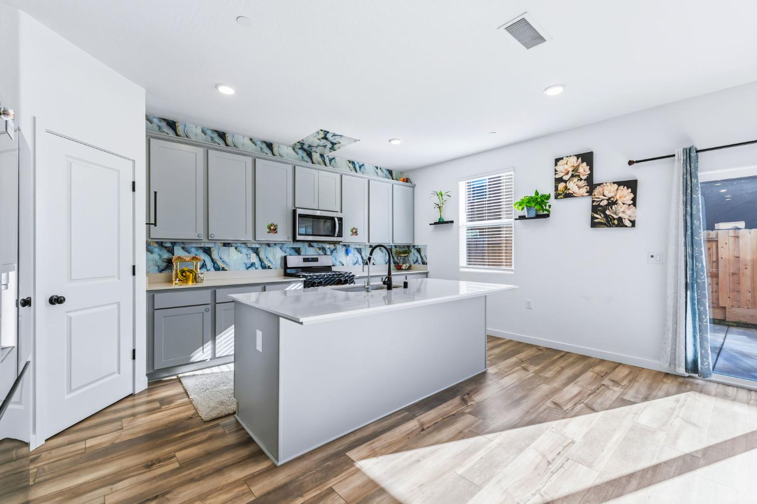 6293 W Willis Ave, Fresno, CA 93723