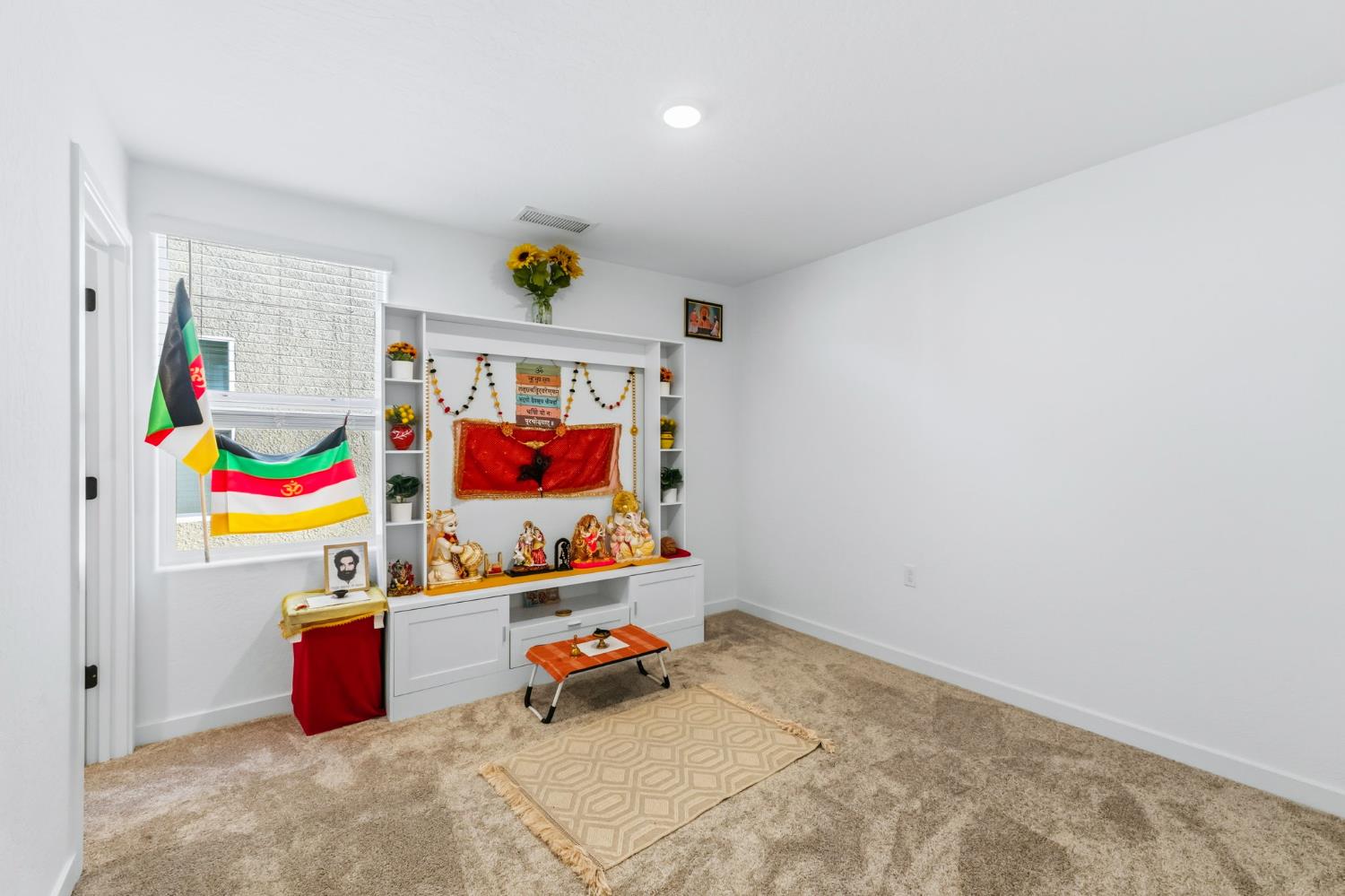 6293 W Willis Ave, Fresno, CA 93723