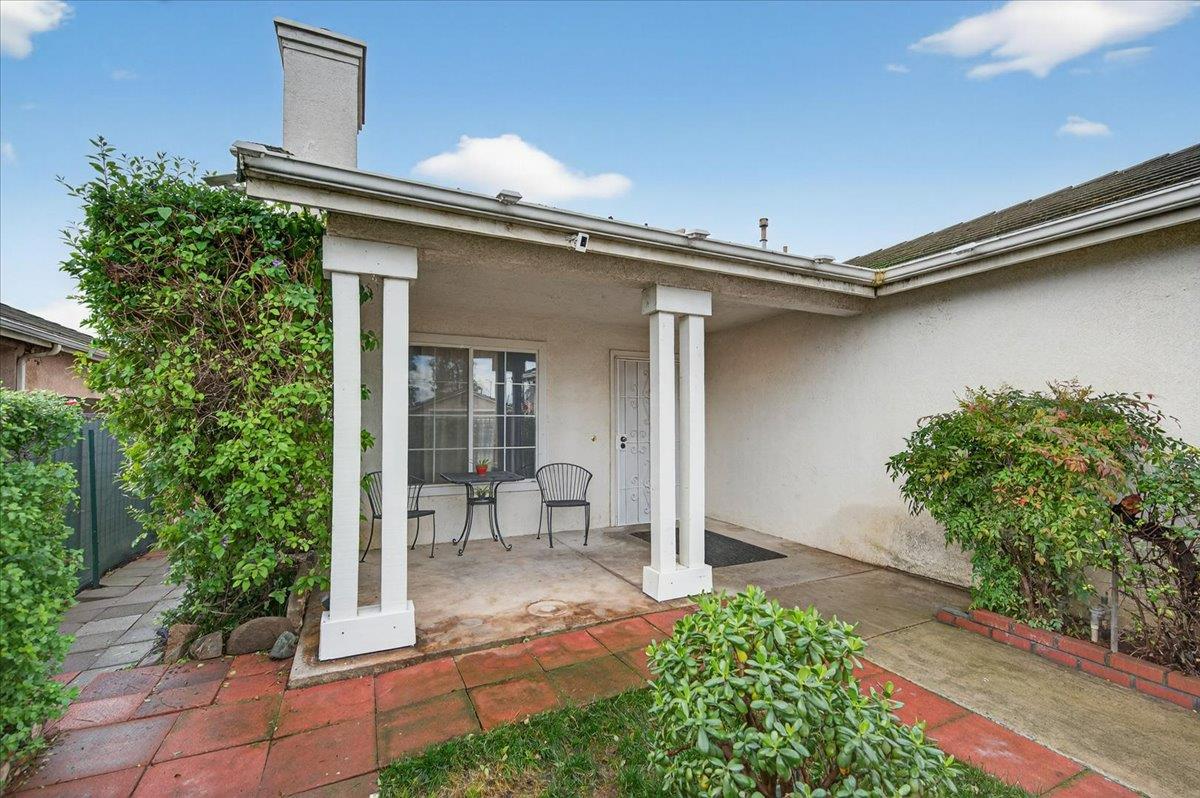 5593 W Norwich Ave, Fresno, CA 93722