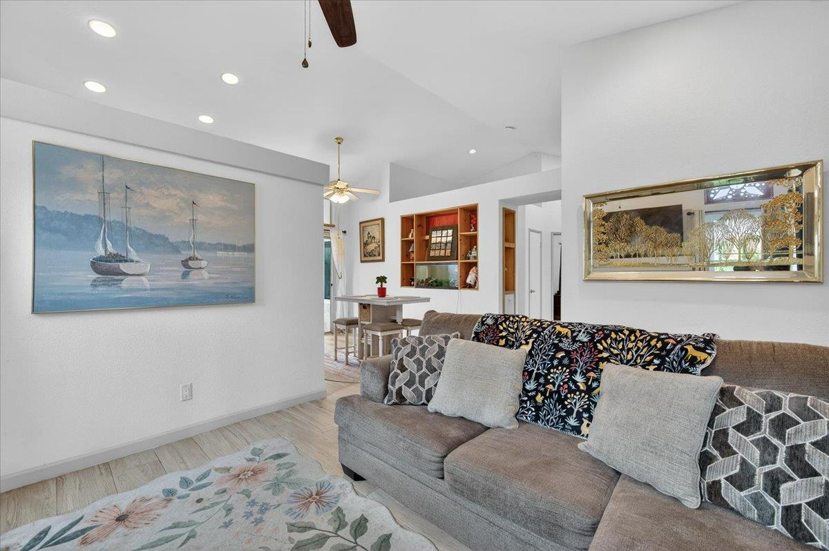 5593 W Norwich Ave, Fresno, CA 93722