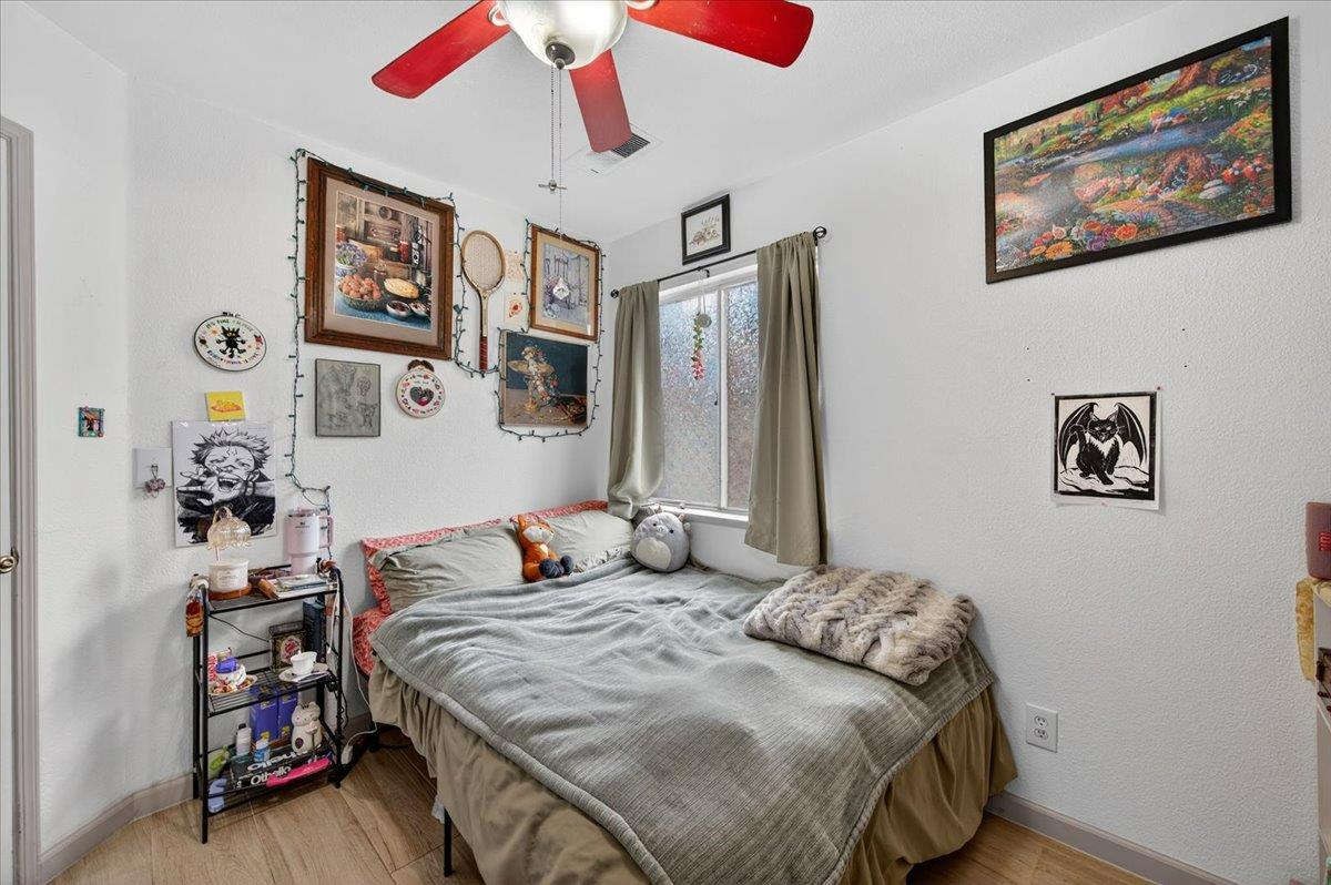 5593 W Norwich Ave, Fresno, CA 93722