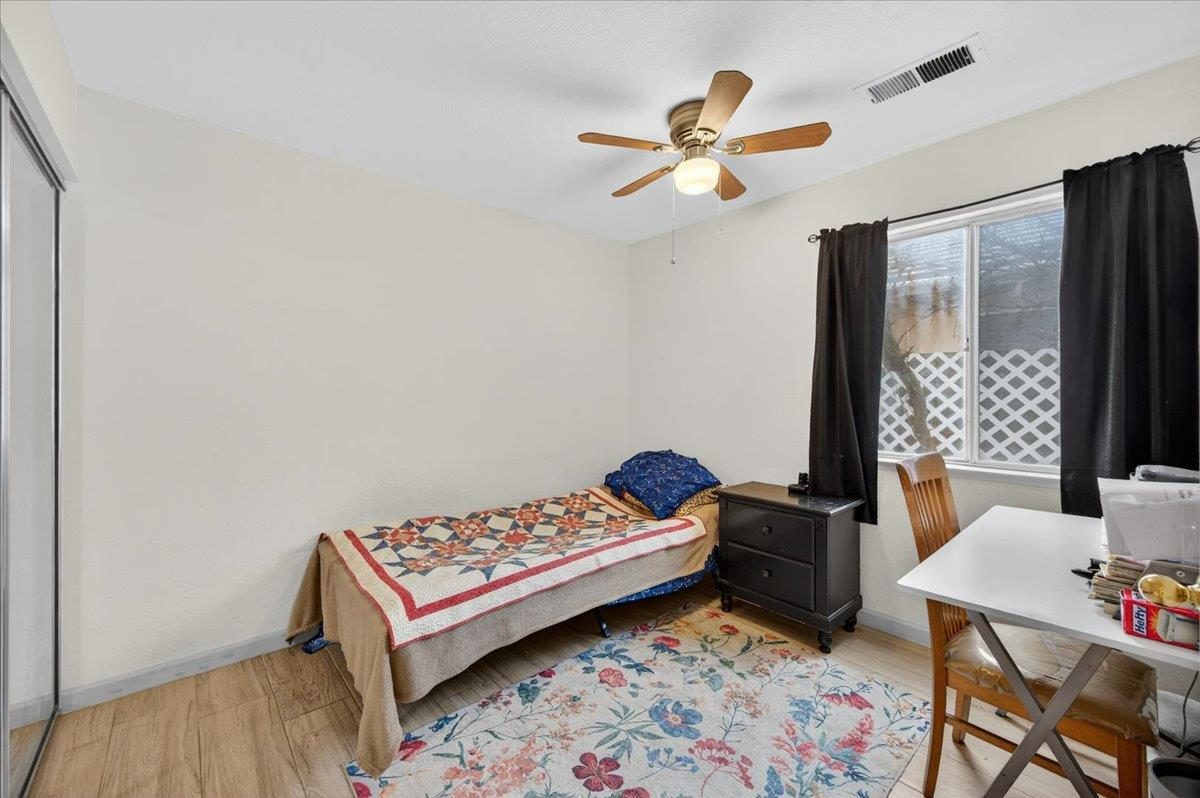 5593 W Norwich Ave, Fresno, CA 93722