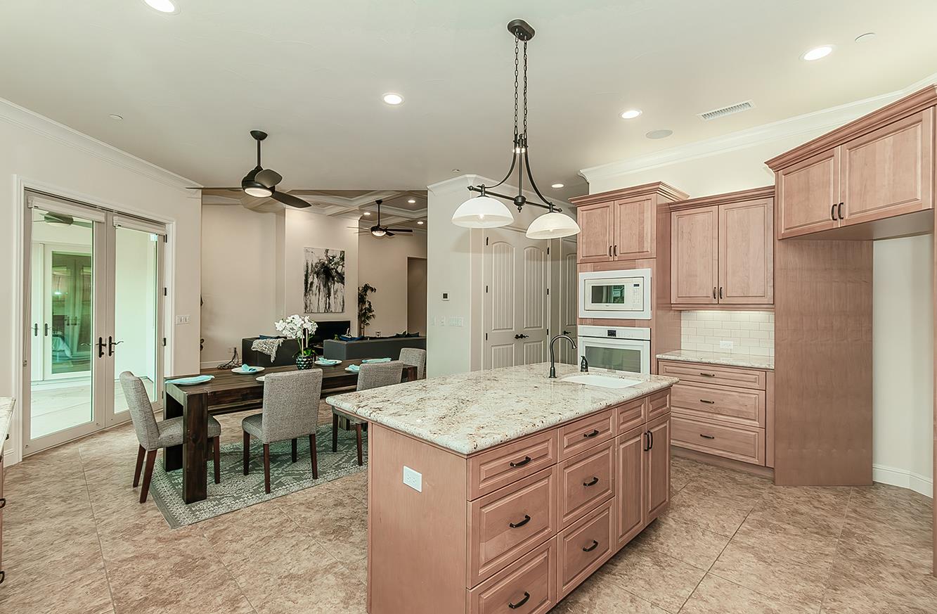 1562 N Empire Ln, Clovis, CA 93619