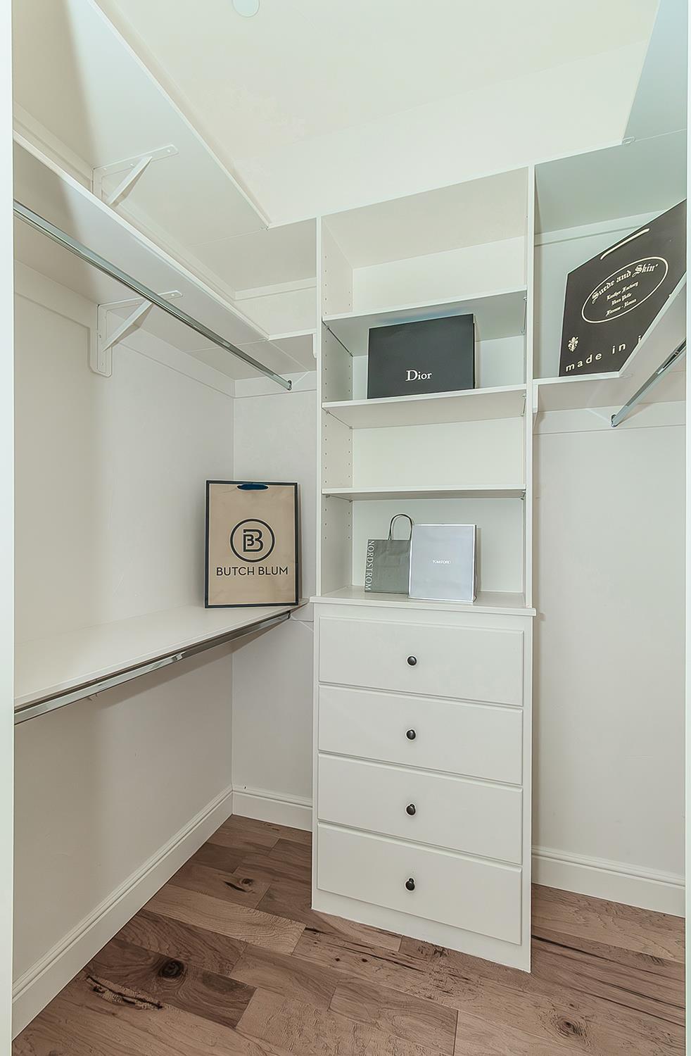 1562 N Empire Ln, Clovis, CA 93619