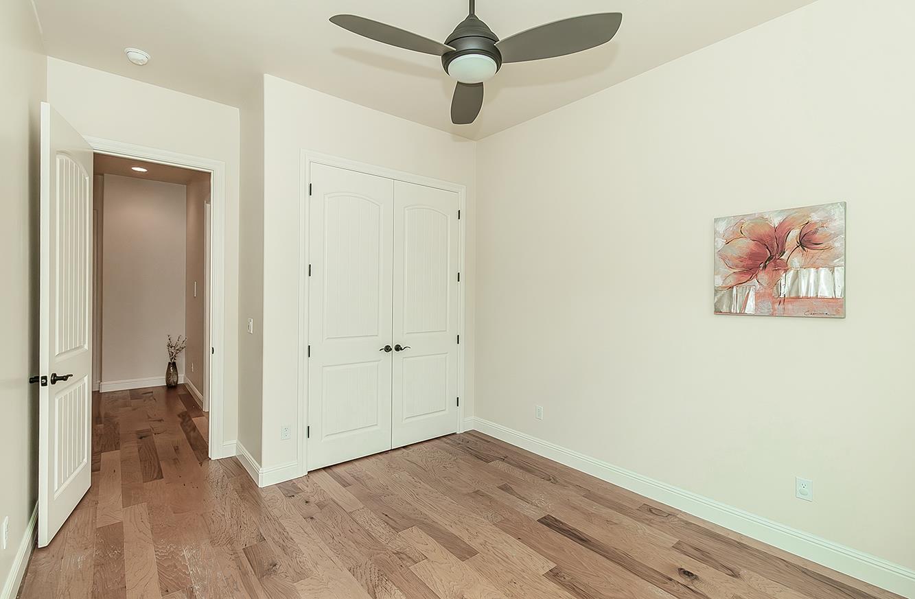 1562 N Empire Ln, Clovis, CA 93619